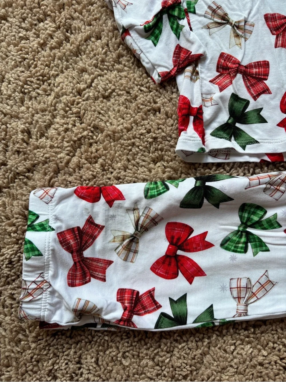 3T-4T White Holiday Bow Print Pajama Set: Posh Peanut Long Sleeve